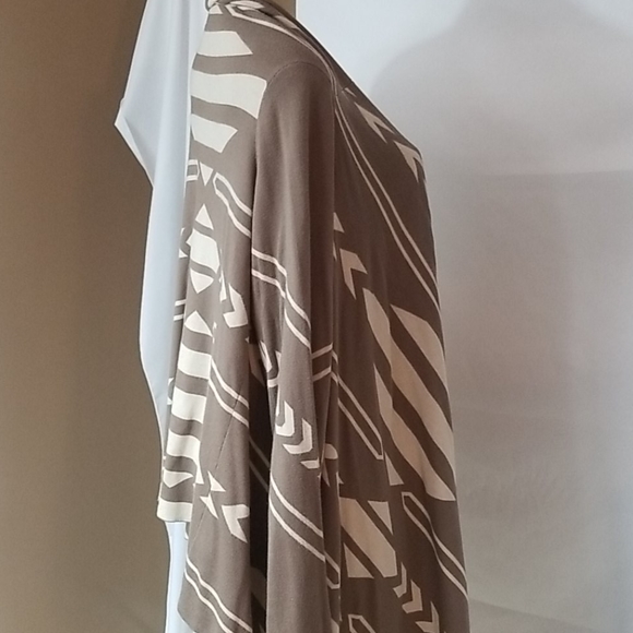 NEIMAN MARCUS ABSTRACT CARDIGAN OPEN FRONT - Picture 5 of 8